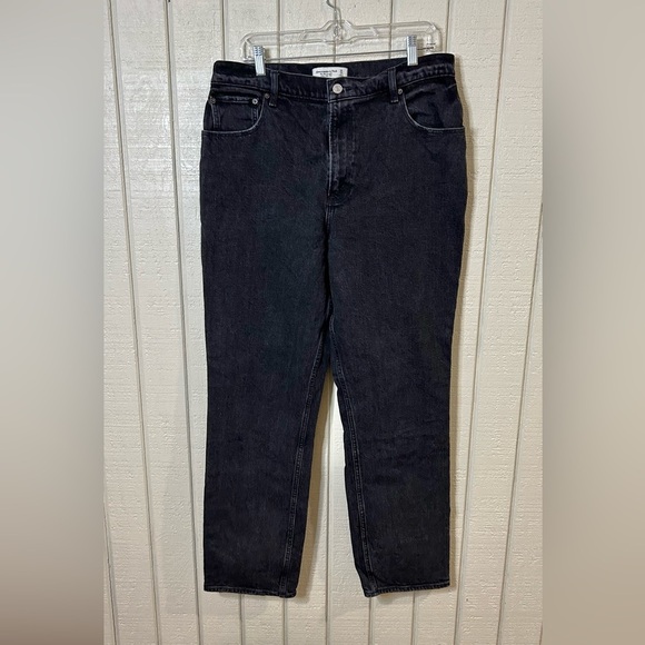 Abercrombie & Fitch The 90’s Straight Ultra High Rise Jeans, size 14L. - Picture 1 of 6